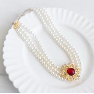 PEARL CHOKER NECKLACE never used in packaging